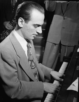 Lennie Tristano - Classics In Jazz Lennie Tristano - Classics In Jazz